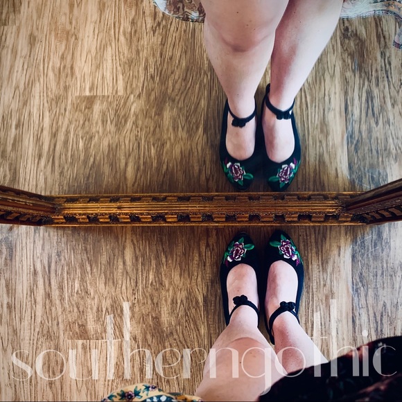 Vintage Shoes - Vintage Chinese Embroidered Flower Mary Jane